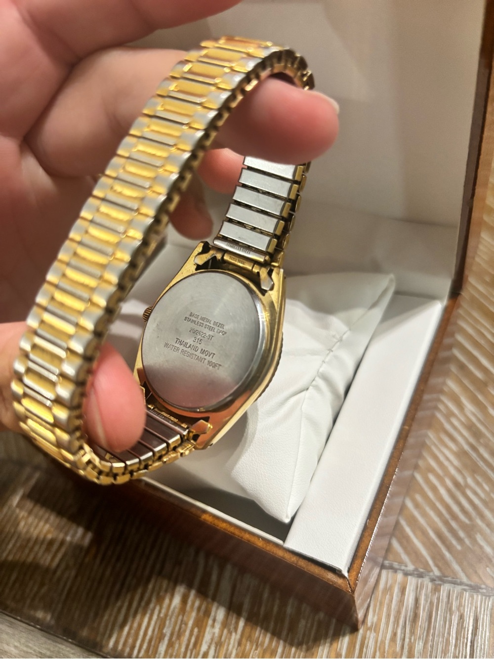 Armitron Gold Men’s Watch with Black Dial - Picture 3 of 3